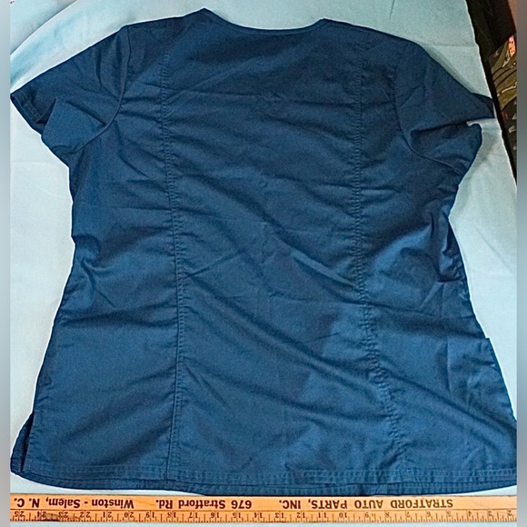 Cherokee Scrub Top - Picture 3 of 6